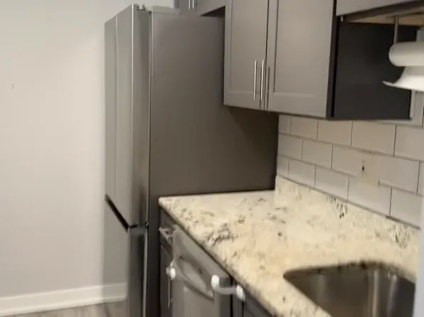 1464 Stonebridge Cir APT E7, Wheaton, IL 60189