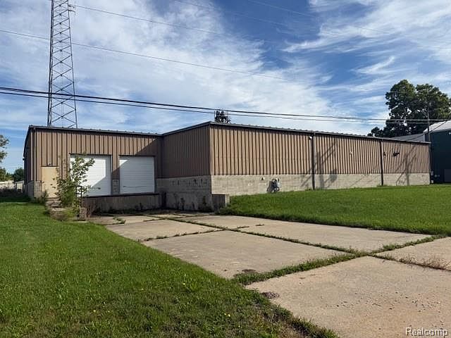 1st image of 352 County Center St
