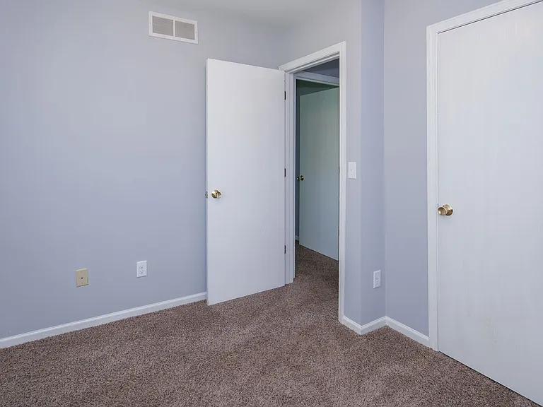 855 Regent Dr — Photo 8