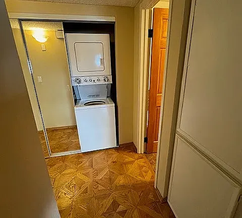 1735 N Fuller Ave #323 — Photo 14