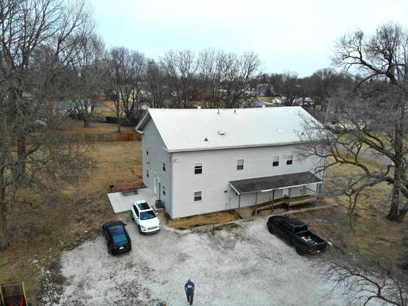 206 W Edwards St, Payson, IL 62360