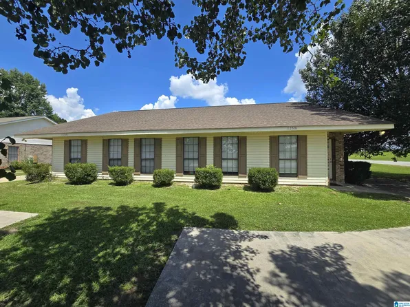 1126 Temple Cir, Alexander City, AL 35010