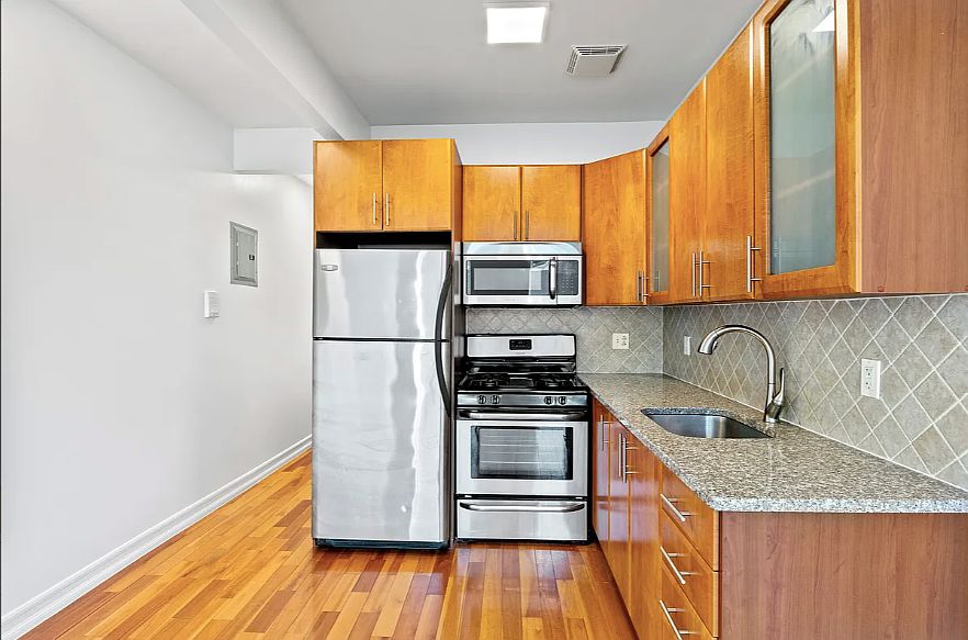 1st image of 411 17th St APT 4B