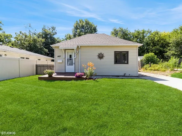 1427 Summit Ave, Ames, IA 50010