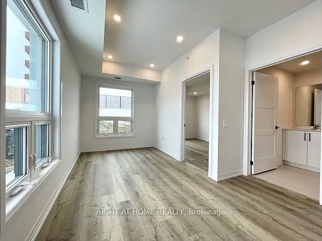 15 Kneeshaw Dr #102 — Photo 11