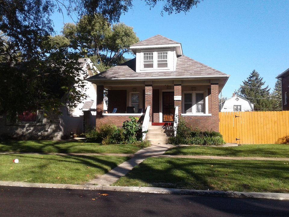 1st image of 1031 Victoria Ave