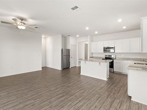 5th image of 1629 Nantucket Way