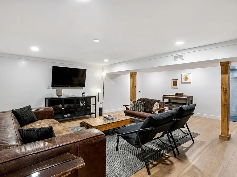 3261 Schoolhouse Dr — Photo 26