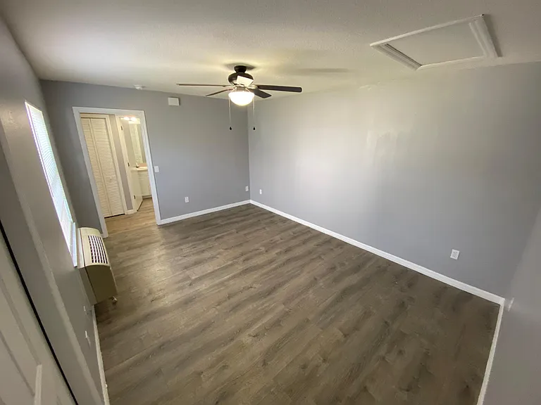 677 Orchid Dr #B — Photo 2