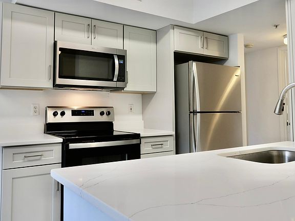 5th image of 1670 N 42nd Cir APT 103