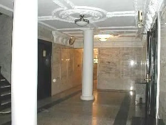 Rented by Douglas Elliman | media 16