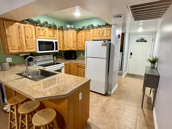 3200 S Litzler Dr APT 10-141, Flagstaff, AZ 86005