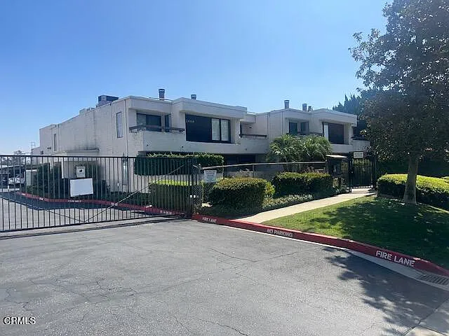 2680 Lake Ave #8 — Photo 37