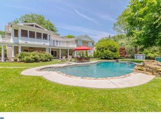 18 Brookview Ln, Rose Valley, PA 19086