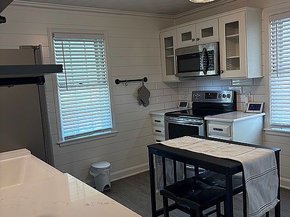 5th image of 6712 Long St