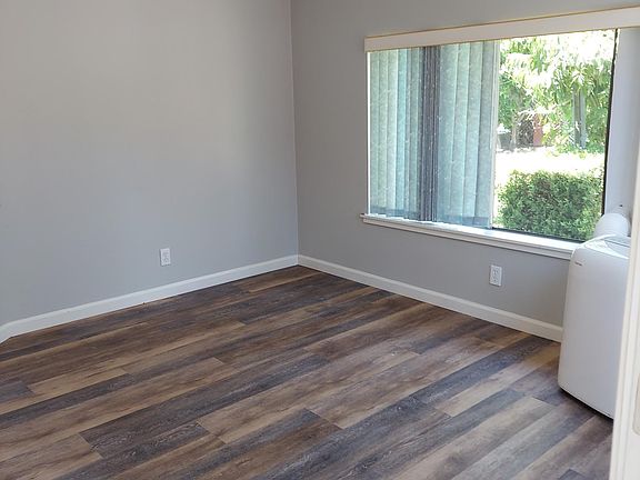 3rd image of 4901 Chiles Dr
