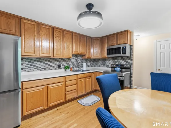 273 Queen Street #13E, Southington, CT 06489