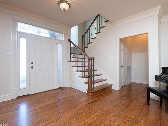 4th image of 2010 Wellington Woods Dr