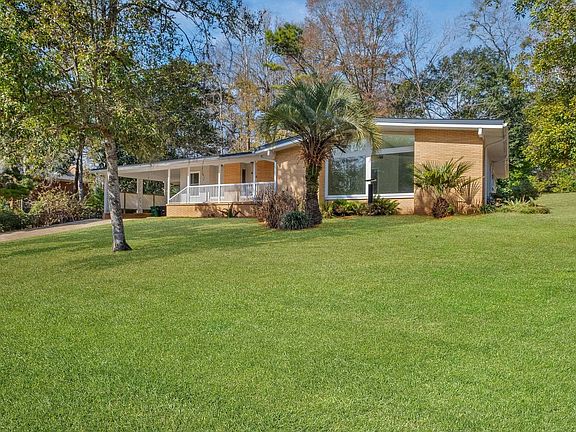 2nd image of 410 El Destinado Dr