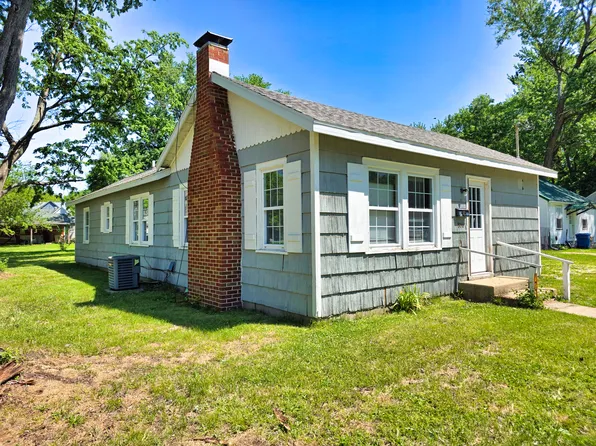800 E Lafayette St, Olney, IL 62450