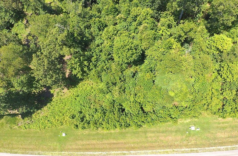 2nd image of 424 Water View Dr