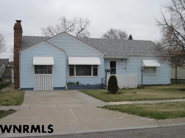 1409 Avenue J, Scottsbluff, NE 69361