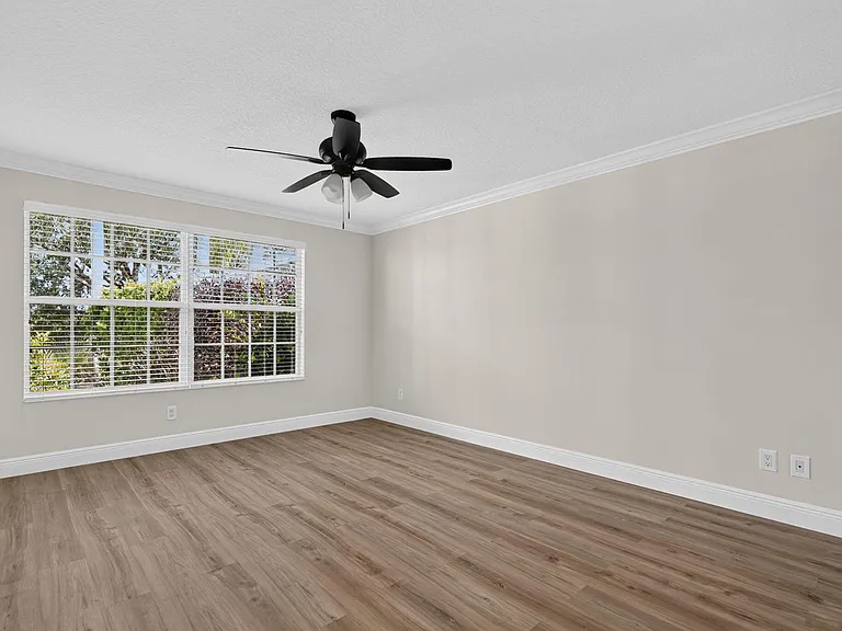 3546 SE Glacier Ter — Photo 28