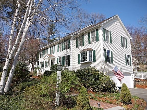 3rd image of 2 Rockwood Ln