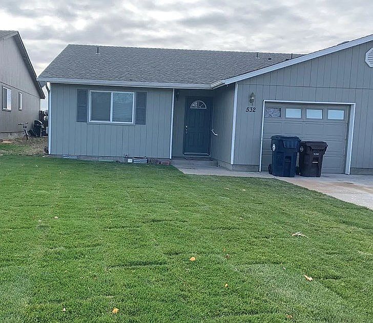 1st image of 532 NE Larch Ln