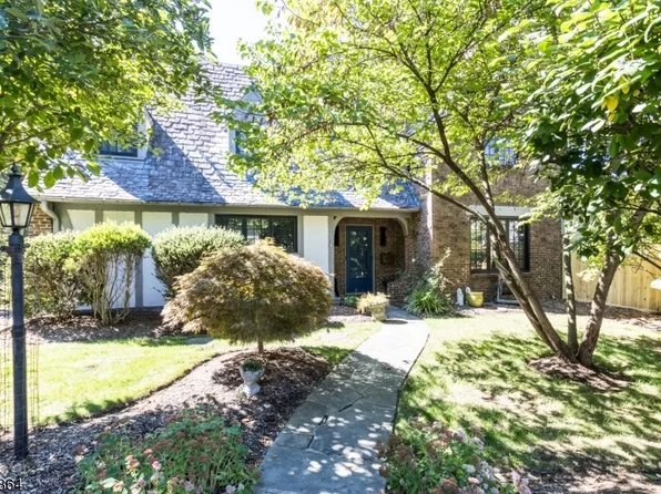 2 Harding Ter, Morristown Town, NJ 07960