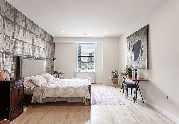 5th image of 15 Broad St APT 3700