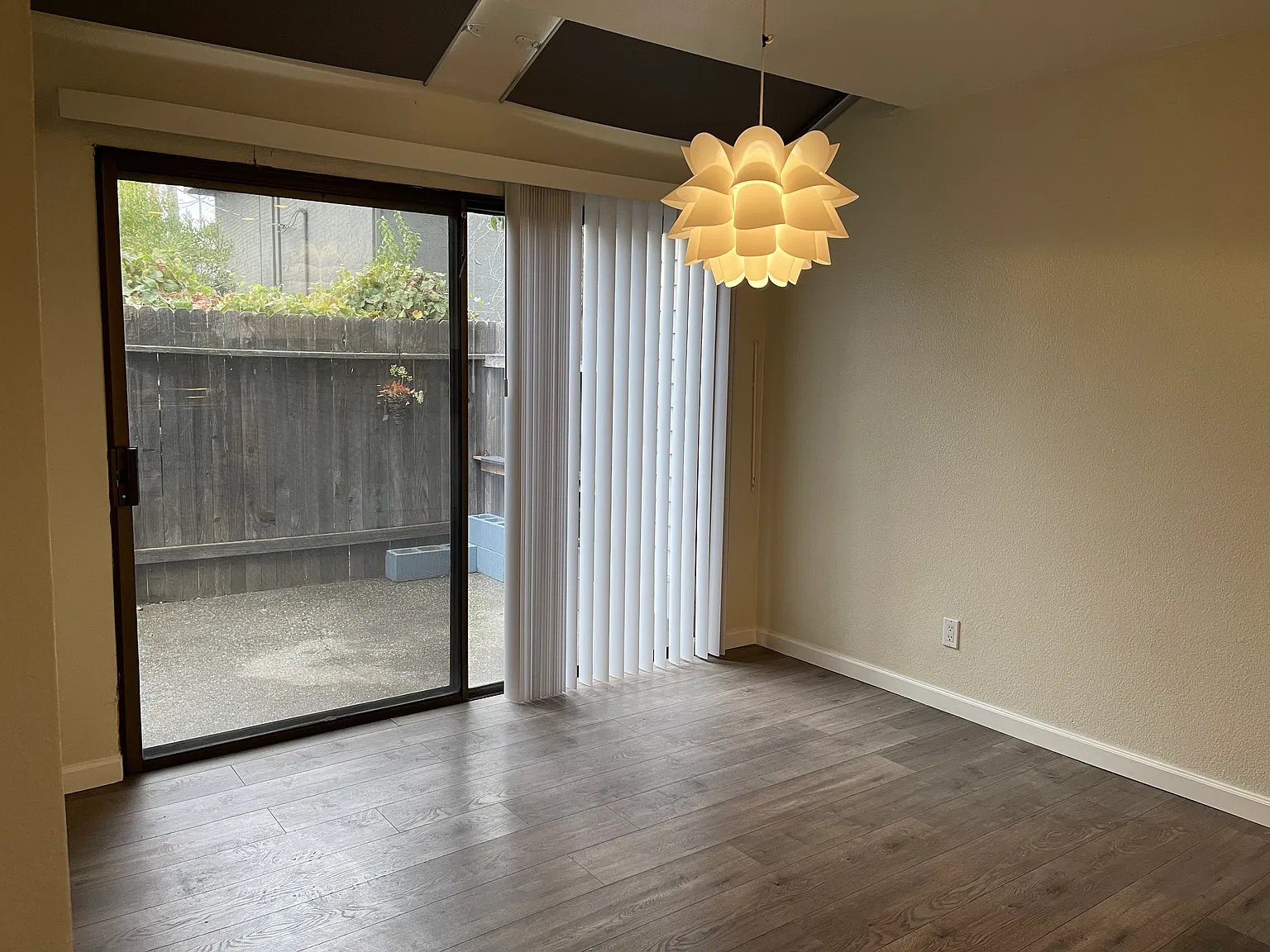 2 bed, 1207 sqft, $2,100 — Photo 4