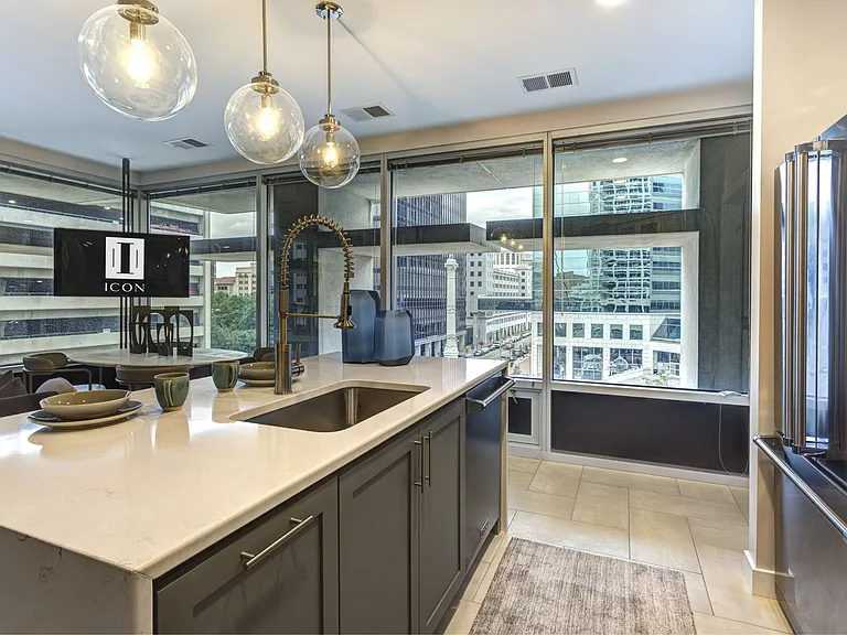 Icon Norfolk Apartments — Photo 14