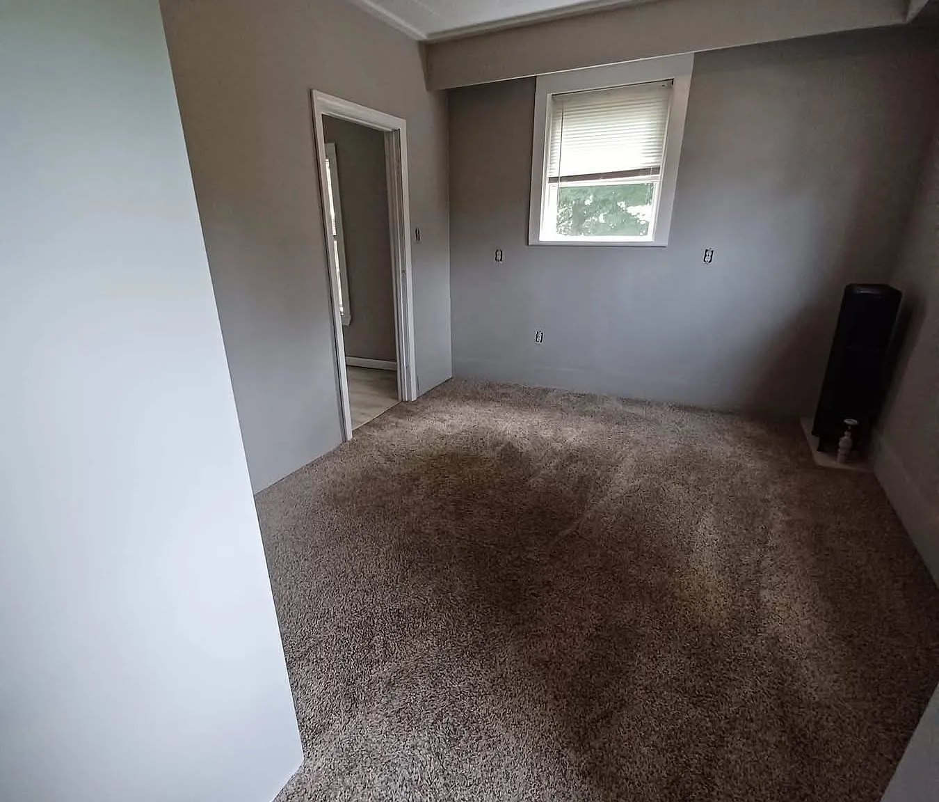 3 bed, $2,300 — Photo 2