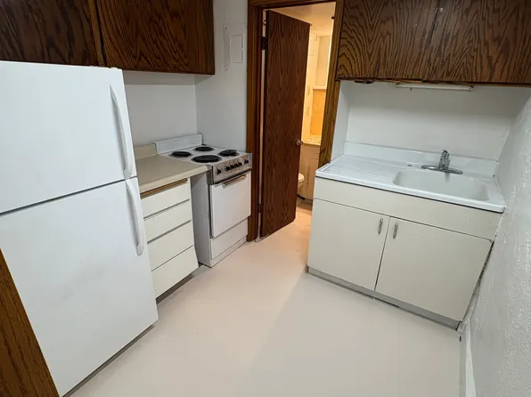 (undisclosed Address), Eugene, OR 97401