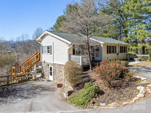 81 Sandow Ln, Waynesville, NC 28785