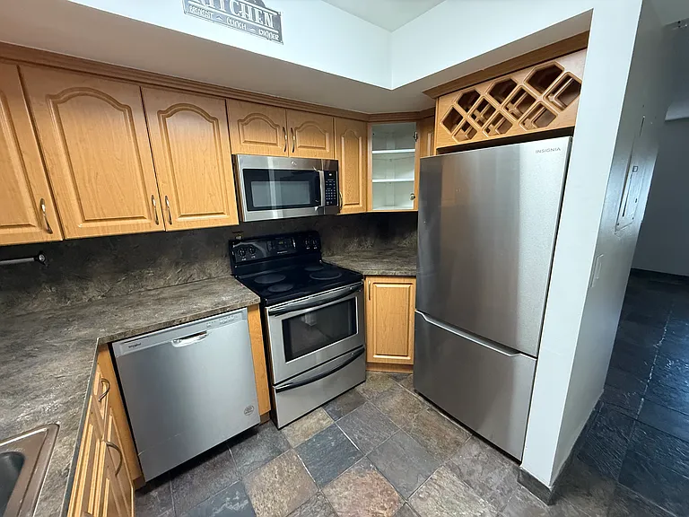 5365 Palm Ave #15 — Photo 6