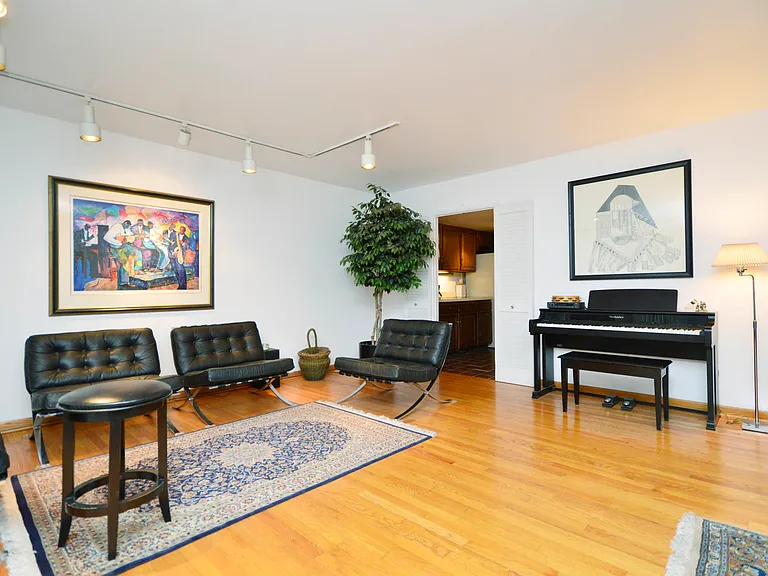 5117 S Cornell Ave #5117 — Photo 4