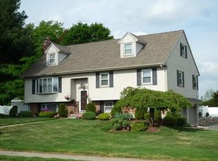 28 Towncrest Dr, Wakefield, MA 01880