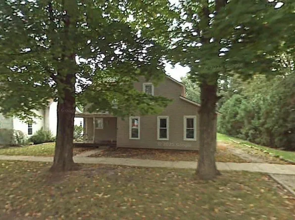 220 E Wabash Ave, Wakarusa, IN 46573
