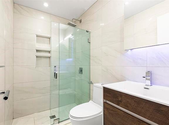 5th image of 86 Essex St APT 3B