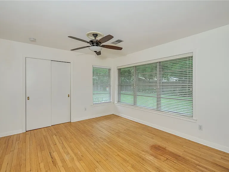 501 Helena St — Photo 14