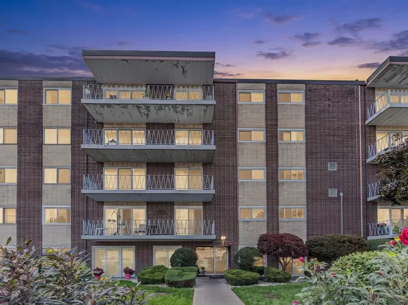 2900 Maple Ave APT 19E, Downers Grove, IL 60515