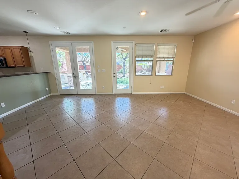 5450 Pinecroft Dr — Photo 7