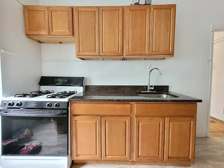 75 Ellwood St #4G — Photo 2
