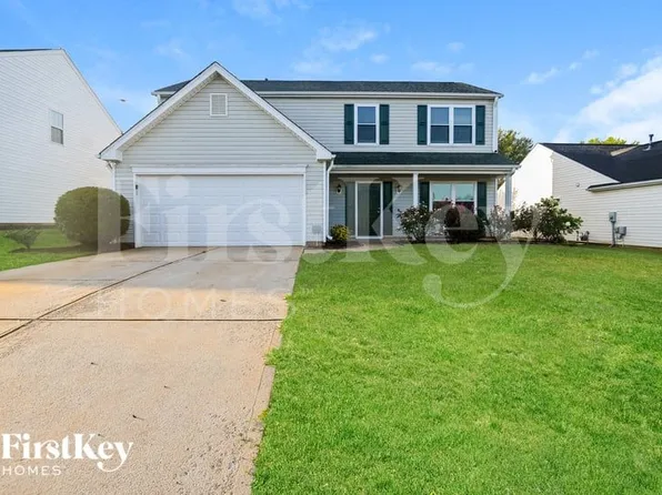 12127 Chantress Ln, Charlotte, NC 28215
