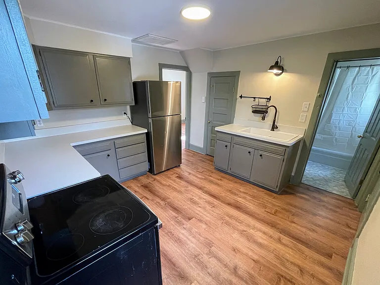 1032 Bluff Ave — Photo 5