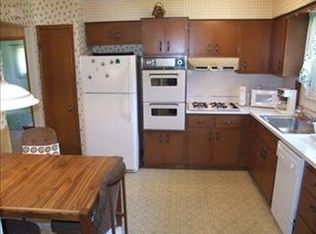 695 Edgewood Rd, Richmond Heights, OH 44143