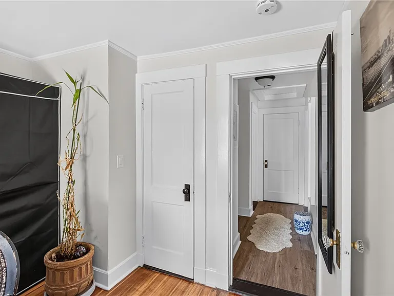 476 Providence St — Photo 38