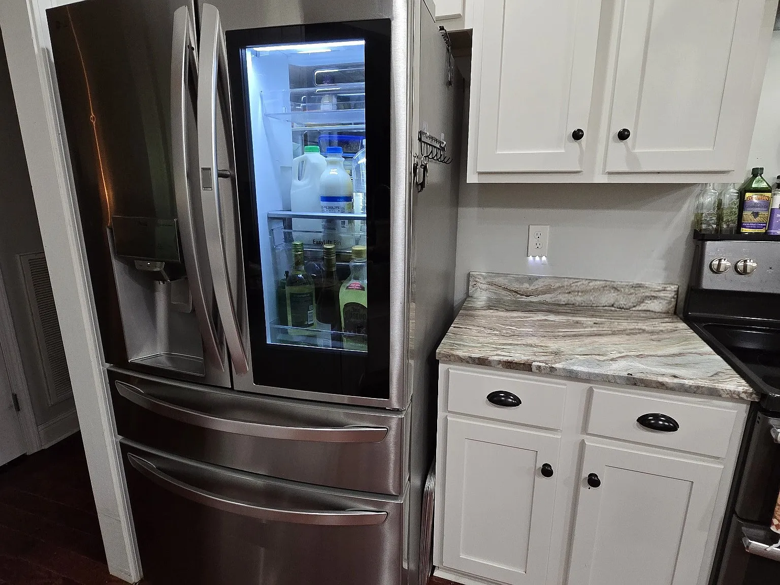 3 bed, 2.5 bath, 2566 sqft, $2,800 — Photo 4